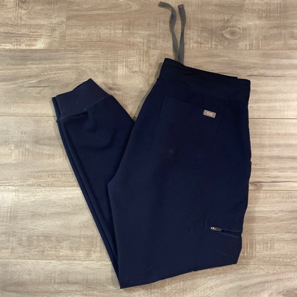FIGS Medium Regular length, Zamora Joggers Navy